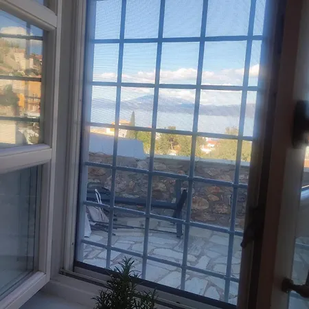 Ada Villa *